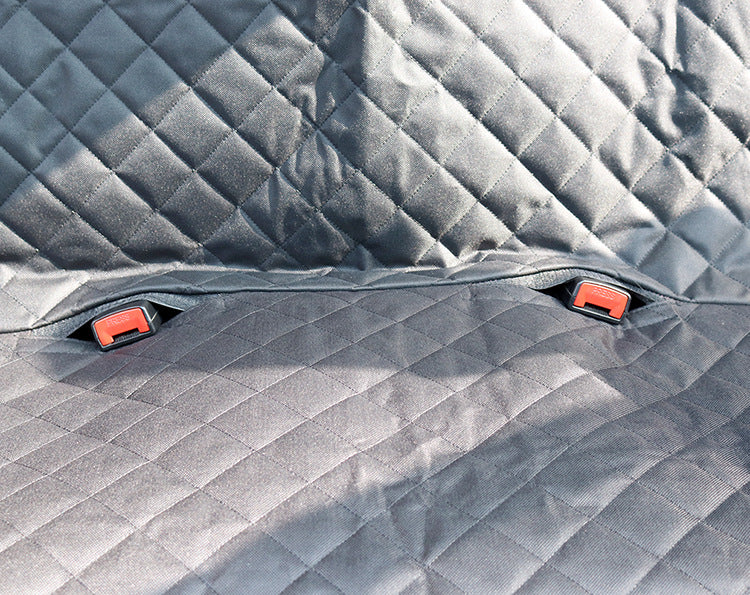 Housse imperméable pour siège arrière de voiture, protège des poils et griffures. Idéale pour les chiens. Facile à installer. Livraison en France.