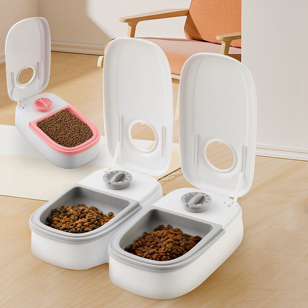 Distributeur automatique 2-en-1 pour chats et chiens. Croquettes et eau disponibles en continu. Sans branchement. Idéal pour les absences. Livraison en France.