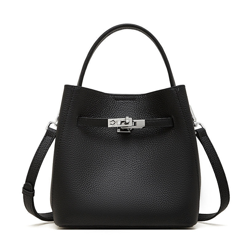 Sac seau femme en véritable cuir de vachette pleine fleur. Design rétro chic, 4 coloris. Idéal bureau, sorties et quotidien. Qualité premium, livraison rapide.