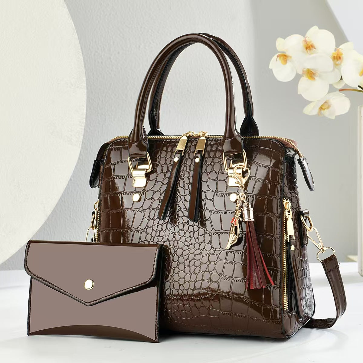 Ensemble sac à main + bandoulière femme en simili cuir effet crocodile. Design chic, 4 coloris disponibles. Idéal pour le quotidien ou les occasions spéciales.